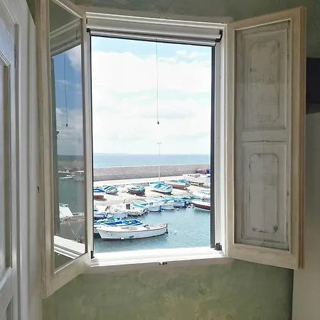 Fronte Del Porto Holiday home